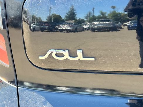 Used 2017 Kia Soul EV FWD image 21