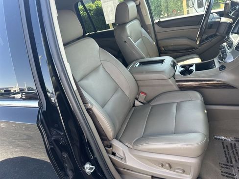 Used 2020 GMC Yukon SLT w/ Premium Edition AWD/4WD image 24
