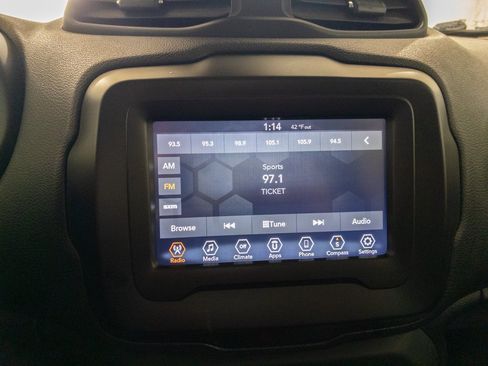 Used 2021 Jeep Renegade Sport image 18