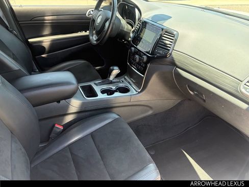 Used 2022 Jeep Grand Cherokee Laredo X RWD image 30