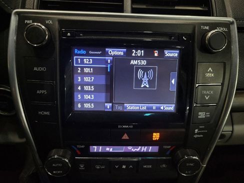 Used 2016 Toyota Camry XLE image 25