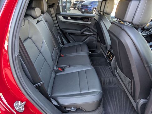 Used 2024 Porsche Cayenne S image 22