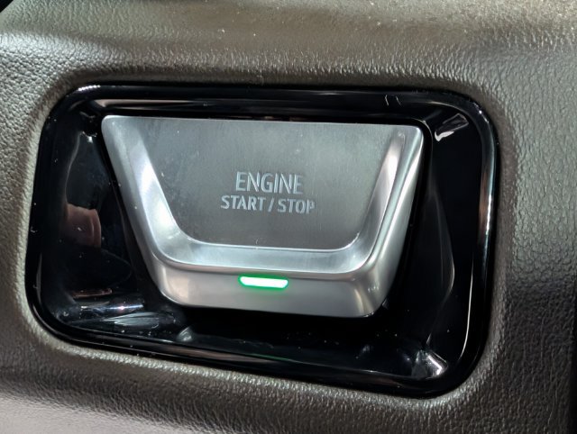Used 2025 GMC Yukon Elevation w/ Technology Package AWD/4WD image 25
