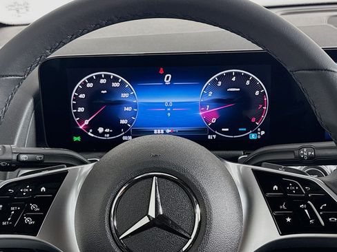 New 2026 Mercedes-Benz GLB 250 image 18