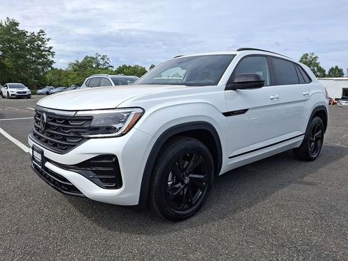 New 2026 Volkswagen Atlas Cross Sport SEL R-Line image 2