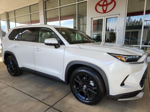 Certified 2025 Toyota Grand Highlander MAX Platinum image 4