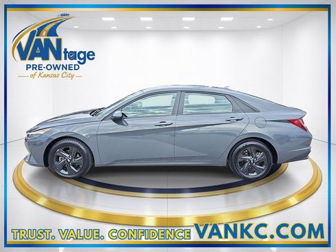 Used 2023 Hyundai Elantra SEL image 10