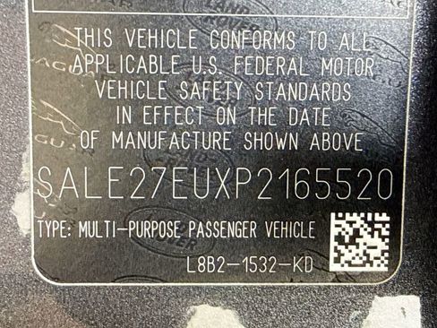 Used 2023 Land Rover Defender 110 X-Dynamic SE image 28