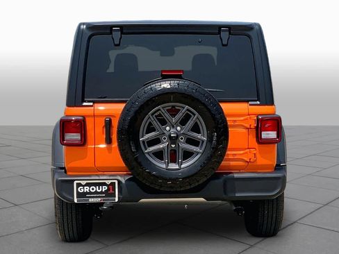 Used 2025 Jeep Wrangler Unlimited Sport AWD/4WD image 5