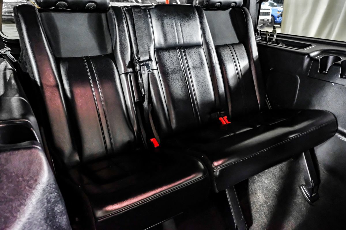 Used 2016 Lincoln Navigator Select RWD image 32