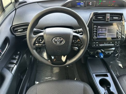 Used 2020 Toyota Prius LE image 16