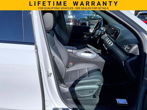 Used 2024 Mercedes-Benz GLS 450 4MATIC image 7