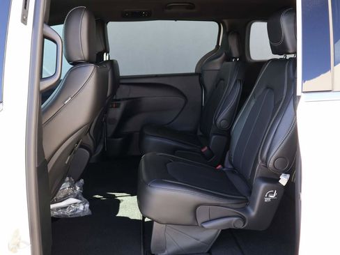 New 2026 Chrysler Voyager LX FWD image 10