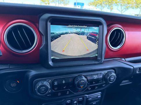 Used 2021 Jeep Wrangler Unlimited Rubicon AWD/4WD image 28