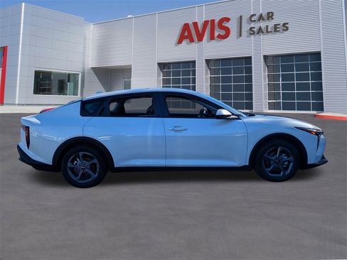 Used 2025 Kia K4 LXS image 5