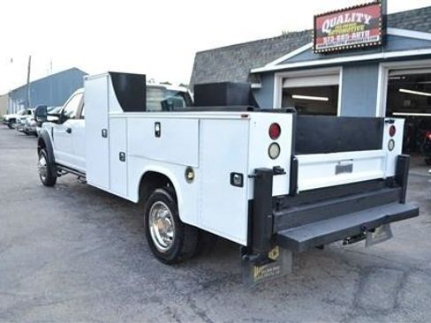 Used 2017 Ford F550 2WD Crew Cab Super Duty image 9