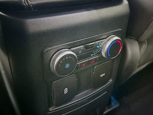 Used 2022 Ford Explorer Limited image 28