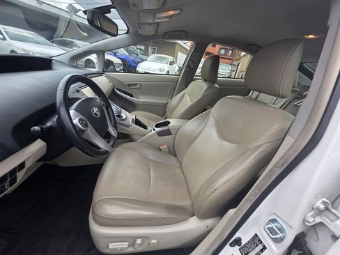 Used 2014 Toyota Prius Four FWD image 10