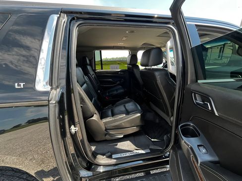 Used 2019 Chevrolet Suburban LT w/ LT Signature Package AWD/4WD image 11