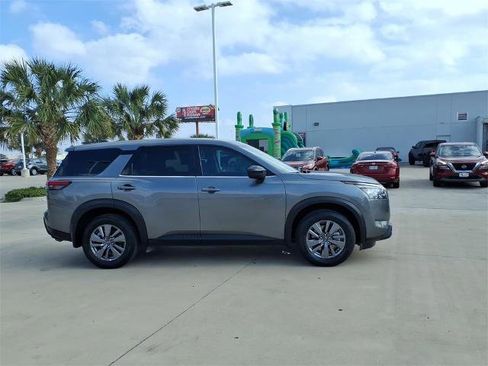 Certified 2023 Nissan Rogue S image 6