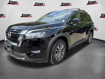Certified 2025 Nissan Pathfinder SV