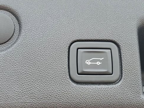 Certified 2023 Chevrolet Equinox RS AWD/4WD image 36