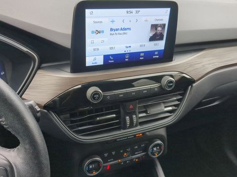 Certified 2020 Ford Escape Titanium image 32