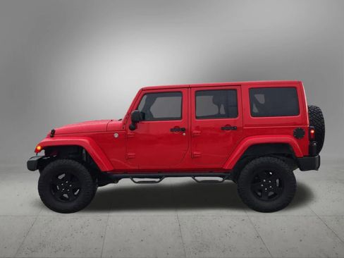 Used 2015 Jeep Wrangler Unlimited Sahara AWD/4WD image 3