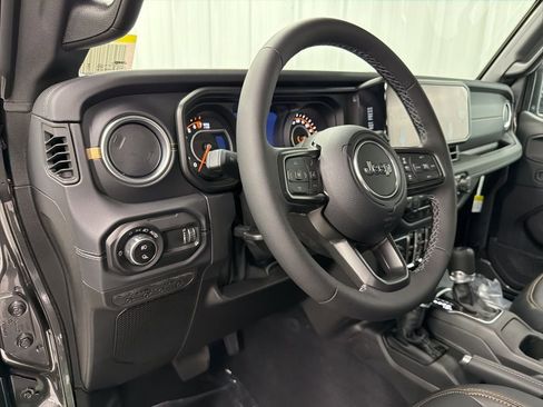 New 2026 Jeep Gladiator Sport AWD/4WD image 14