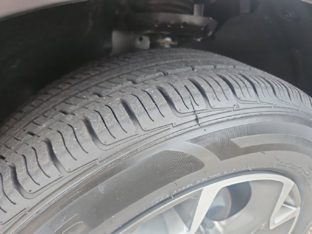 Used 2025 Chevrolet Trax LT FWD image 27