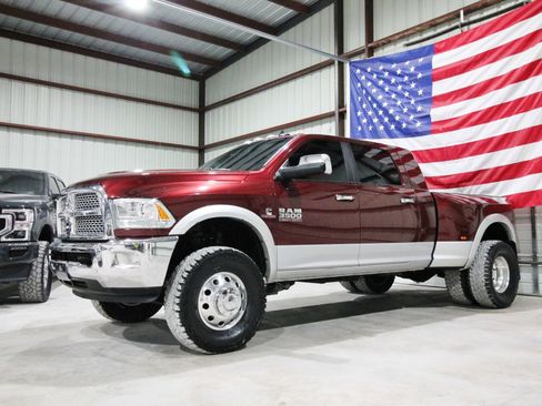 Used 2018 RAM 3500 Laramie image 1