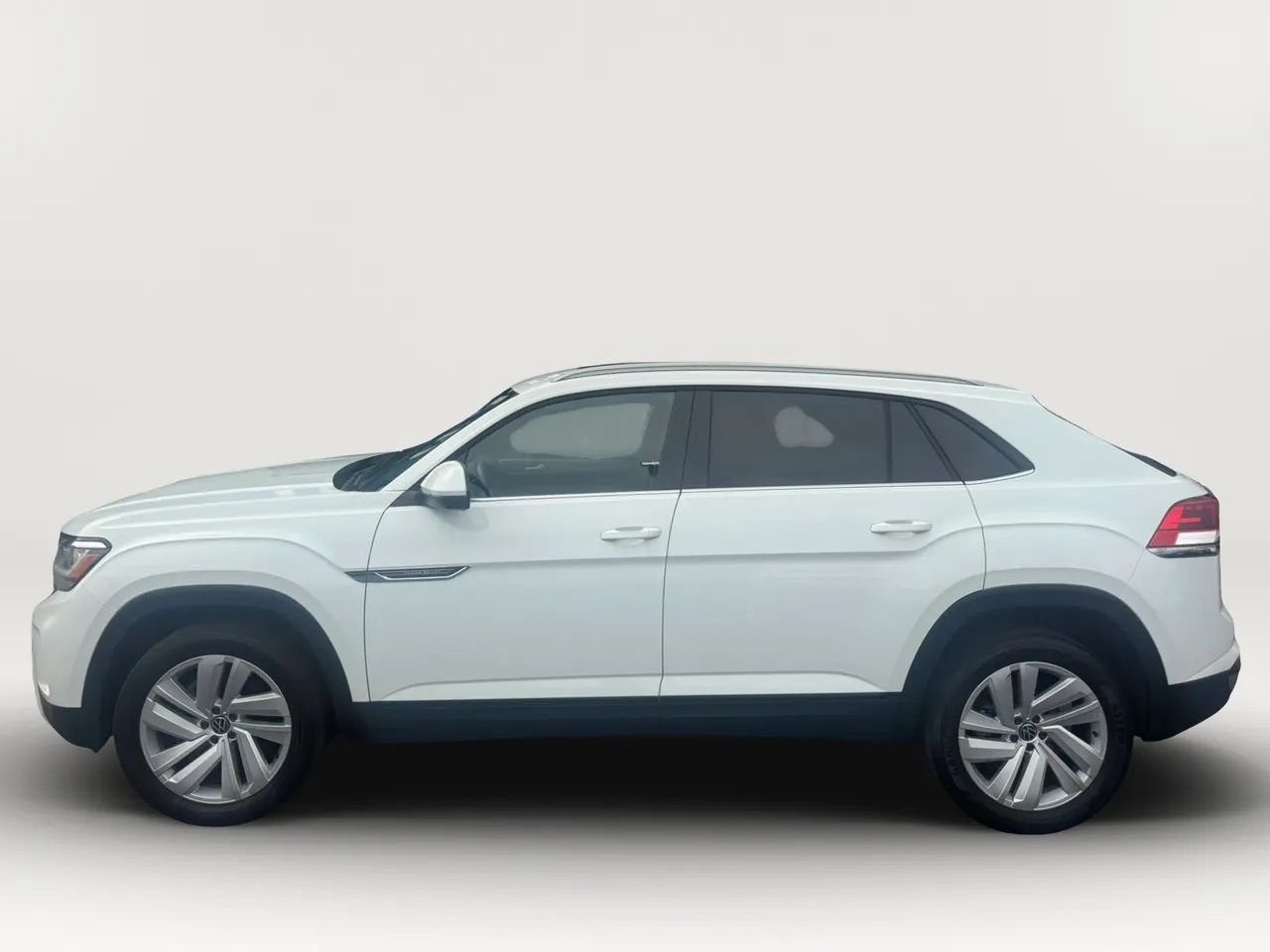 Used 2020 Volkswagen Atlas Cross Sport SE w/ Panoramic Sunroof Package AWD/4WD image 6