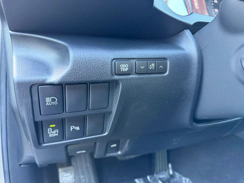Used 2018 Lexus IS 300 w/ Comfort Package RWD image 10