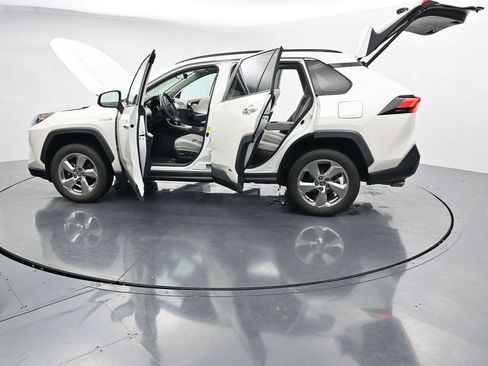 Used 2020 Toyota RAV4 Limited AWD/4WD image 28