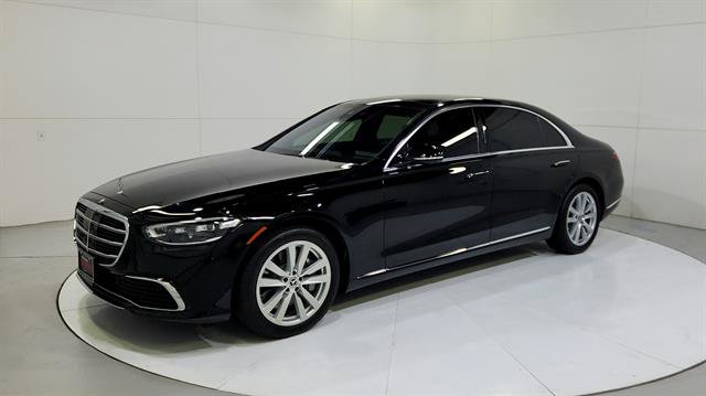 Used 2025 Mercedes-Benz S 500 4MATIC image 3