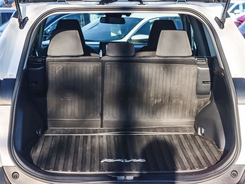 Used 2020 Toyota RAV4 XLE image 25