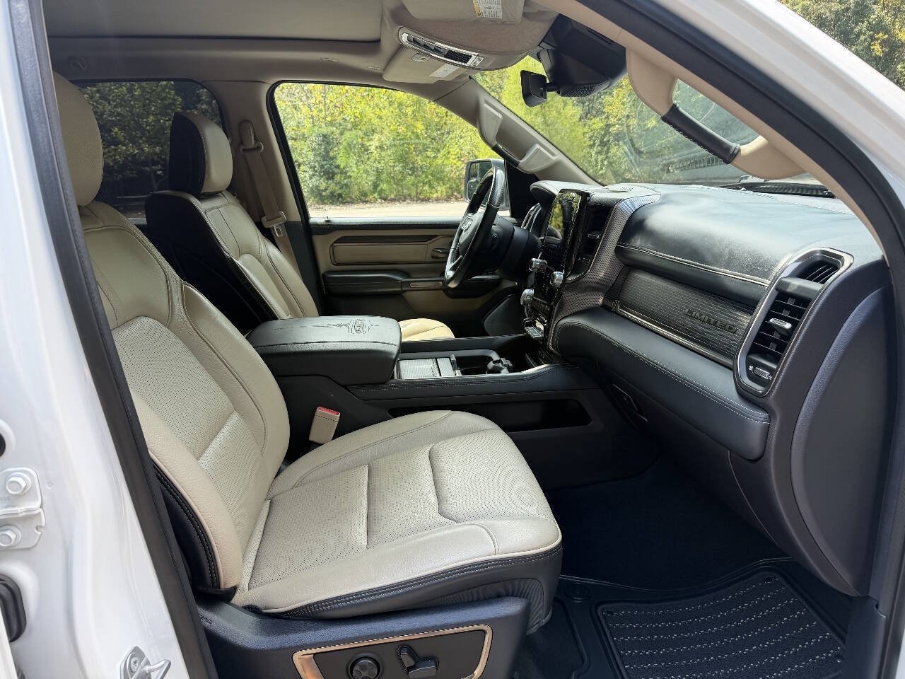 Used 2019 RAM 1500 Limited AWD/4WD image 14