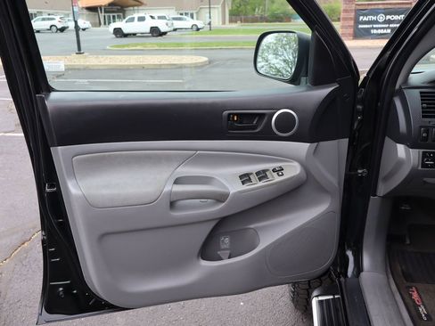 Used 2010 Toyota Tacoma 4x4 Double Cab image 23