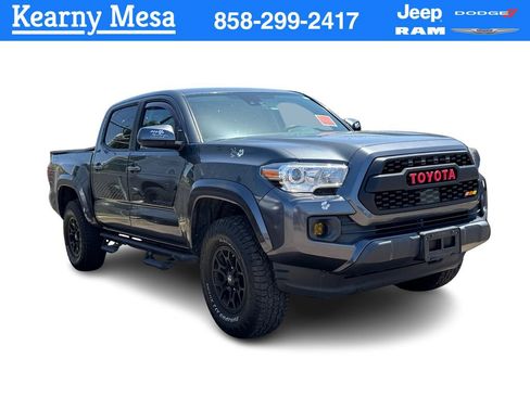 Used 2020 Toyota Tacoma SR5 RWD image 1