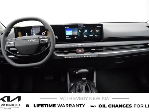 New 2026 Kia K4 FWD image 17