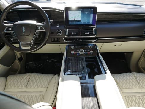 Used 2020 Lincoln Navigator Black Label w/ Cargo Convenience Package AWD/4WD image 23