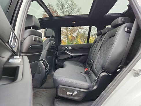 Certified 2024 BMW X7 xDrive40i w/ M Sport Package image 10