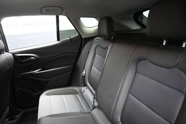 Used 2025 Chevrolet Trax LT FWD image 21