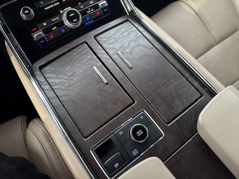 Used 2022 Lincoln Navigator Reserve AWD/4WD image 23