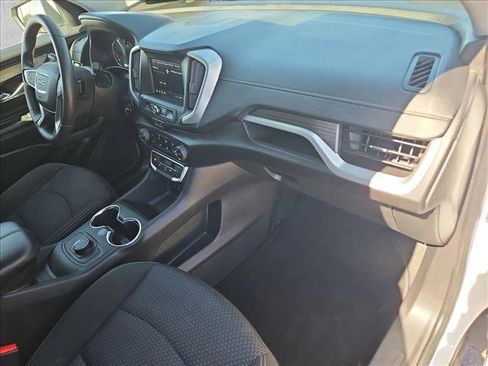 Used 2024 GMC Terrain SLE FWD image 18