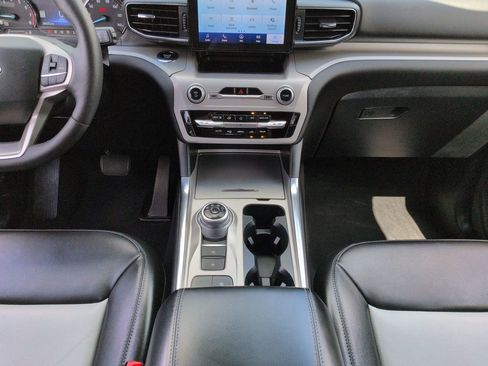 Certified 2023 Ford Explorer XLT w/ Equipment Group 202A image 19