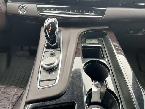 Used 2022 Cadillac Escalade ESV Sport Platinum AWD/4WD image 13