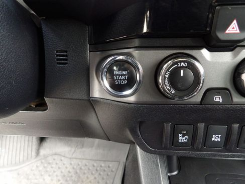 Used 2017 Toyota Tacoma TRD Pro image 29