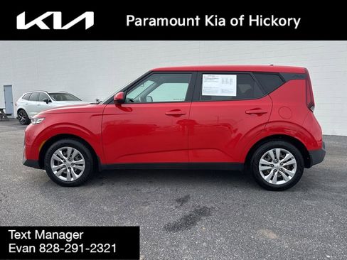 Used 2022 Kia Soul LX image 4