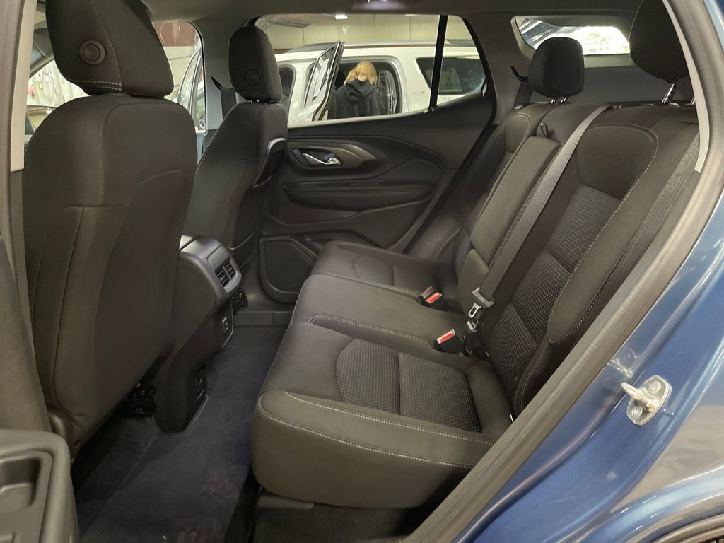 Used 2024 GMC Terrain SLE w/ Driver Convenience Package AWD/4WD image 21